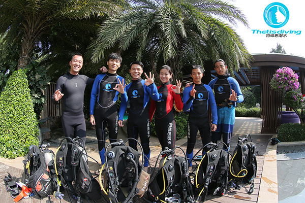 12/12正式上线！PADI 最新课程【休闲潜水员Resort Diver】 丨 一天拿证，潜遍全球